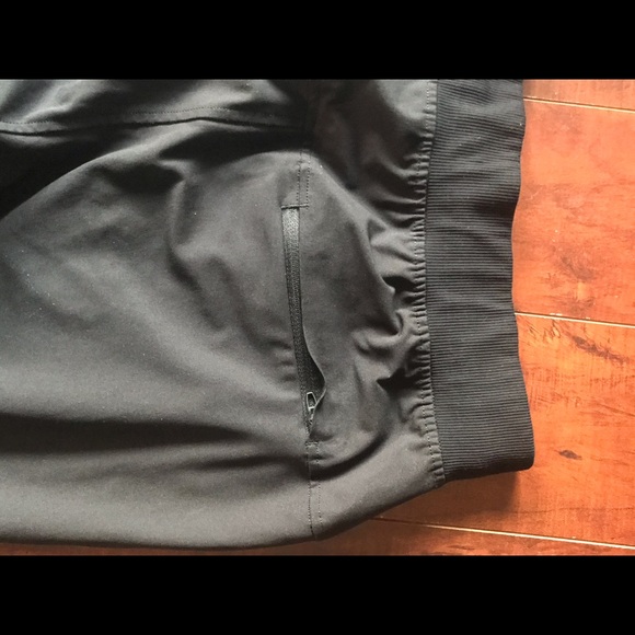 Lululemon ABC Mens Black Jogger *Skinny* fit - Picture 3 of 4